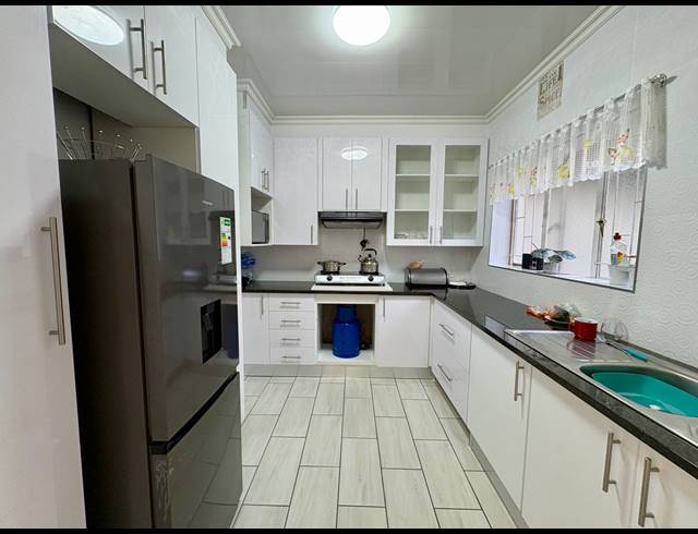2 BEDROOM TOWNHOUSE FOR SALE IN DAYANGLEN